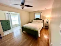 Close to the beach! Private home away from home. Hoteles cerca de St. James Episcopal Church