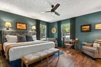 Private Lakefront Spread: BigH2O, Smokehouse, Spa, Firepits, Fence, PETS Hotels in Putnam County