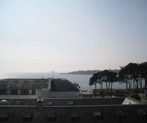 Studio with beautiful sea view EXCEPTIONAL 50m FROM THE BEACH WITHOUT OPPOSITE Hotels in Benodet