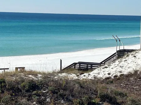 Amazing New Beachfront Home, Incredible View, Heated Pool, Hot Tub, Elevator! Отели в г. Мирамар-Бич