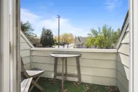 The Zen Den - Stockton, Ca