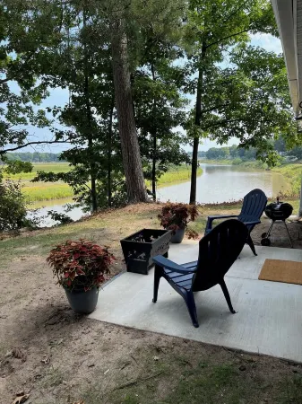 Sanford Lake Waterfront Vistas!