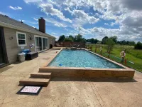 Country Home Villa + PRIVATE POOL & Guest House <1 mile to downtown Port Clinton - Villas