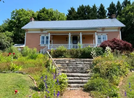 1818 Riverfront Cottage