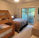 BIG ISLAND TIME Lakefront Family Vacation Home-4 Bd-3.5 Bth-Sleeps15-Cove-Dock