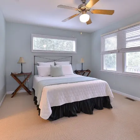 "Good Tides" Oceanside beach house with private heated pool & hot tub, Duck, NC