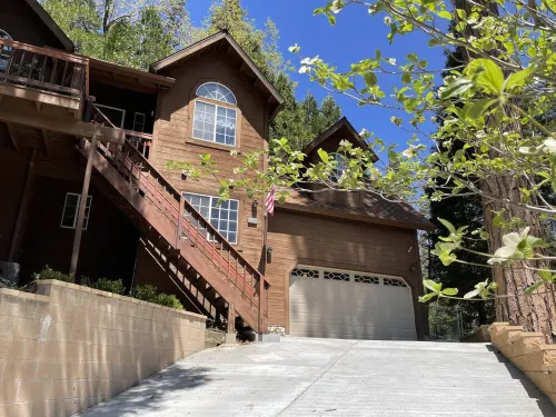 Chic cabin-New listing, low cleaning fees, early check-in/pay in 2 payments!