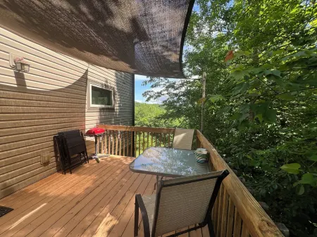 Breathtaking Mountain View, Convenient Location, Dog Friendly, A Отели рядом с достопримечательностью «Charles D Owen Park»