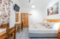 Comfort Double or Twin Room (Semi-Basement)