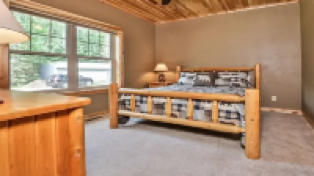 Whitetail Ridge: Lakefront Home, FREE Wi-Fi/Firewood, Generator, No Cleaning Fee