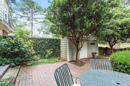 Raleigh Retreat close to NCState, DWNTN and Rex Отели рядом с достопримечательностью «JC Raulston Arboretum at NC State University»