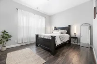 4500 sq ft. Cozy/Luxe Mountain style retreat in South CLT- 2 King Masters! Weddington住宿飯店