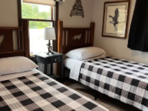 On the Eagle River Chain, Pier Slip, Kayaks, Wi-fi, AC, On Snowmobile Trail Hotels in Lincoln