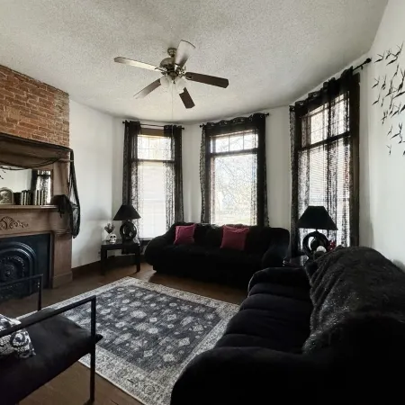 Halloween Suite / 2BD/1BA Apt in Holiday House