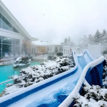 Newly Renovated 3BR/2BA Condo: Great Location with Stunning Mountain Views!