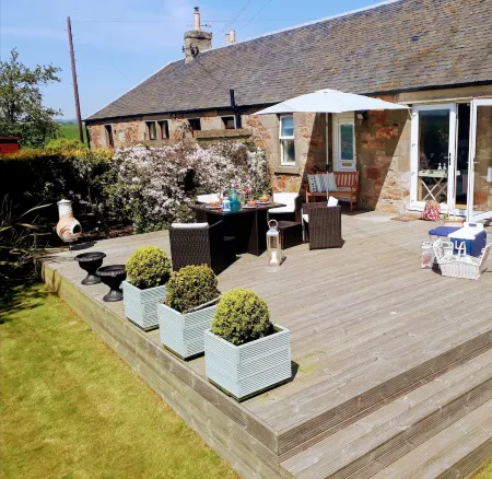 In the heart of the East Neuk, with fabulous sea view and close to great golf. Отели в г. Anstruther