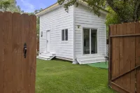 Luxury Tiny Home with Private pool & Lake Access