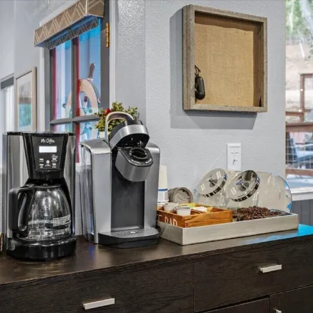 Charming Cambria Retreat w HotTub, Sleeps 8, FirePit, 5 min to Coast/Main St