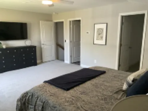 “License To Chill Lake Cottage at Tims Ford Lake  Golf cart/Fire pit/Marina Hotels near Jack Daniel's Distillery