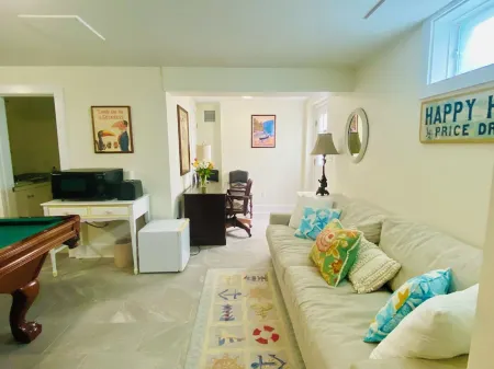 Ultimate Relaxation Spot with Steam Room, Close to the Beach. Family-Friendly