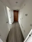 Luxury modern Apt with parking on Leigh Broadway
