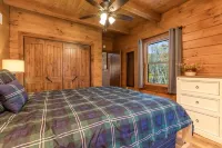 Group Cabin with Hot Tub & Games