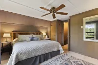 Little Longbow Lakefront Chalet