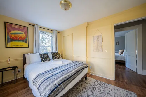 Modern Antique 5BR Home w/ Expansive Master Suite