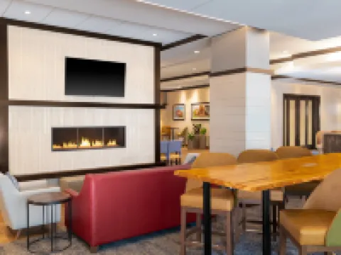 Hampton Inn & Suites Madison/Downtown Hotels in Madison