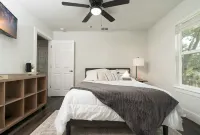 New Lovely Lockhart Home with a Lawn Hotels in Lockhart