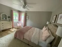 Comfortable, newly renovated home, walk to beach!