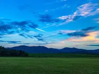 Cottage by the Caverns *FIRE PIT MOUNTAIN VIEWS* Hotels in Luray