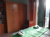 KING ROOM AMONG SEA ART TUSCAN COUNTRYSIDE