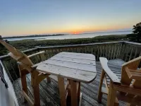 Sunset SeakerSoundfront Condo w/Pool)