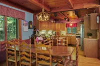 Amazing All-Season Private Lakefront Retreat!