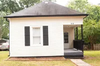 Cozy Nest Cottage in downtown Kannapolis - Homestays