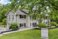 Indulge in Southern Hospitality at the Whitehouse Hotels near Kroger