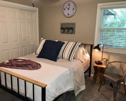 Broken Arrow's Best!- Pool table, fire pit, & more!! Hotels in Broken Arrow