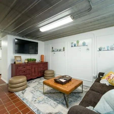 Downtown Hideaway on trendy Denton square