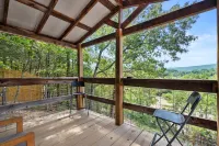 Lucky's Canoe & Kayak Cabin #1 - Caddo River Access!