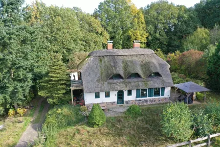 Vacation apartment am Seebusch Отели в г. Шварц