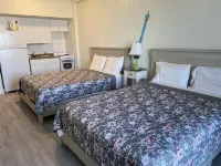 Oceanfront Studio1st floor- Pools Open - Hawaiian Inn