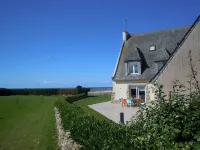 Luxurious villa, breathtaking sea view, 10 meters from the beach, 5 bedrooms, 10 people