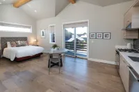 PERFECT WINTER GETAWAY! Heated Pool, Shuttle to Skiing and Downtown, Hot Tub. Hotel in zona Widgi Creek Golf Club