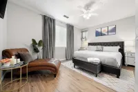 Lux Stay w/ Sauna, BBQ, Firepit, Outdoor Dining, Air Hockey Close to Hard Rock ! Hotels in Linda