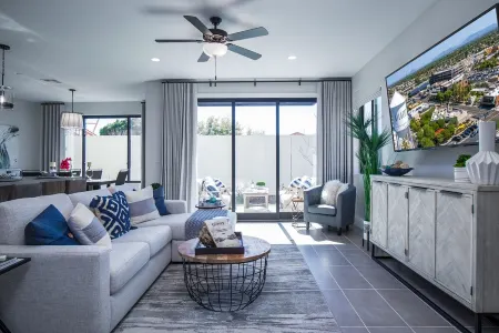 Knockout home in downtown Gilbert, with Jacuzzi