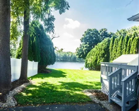 Hilda’s Riverside Retreat Hotels in Enfield