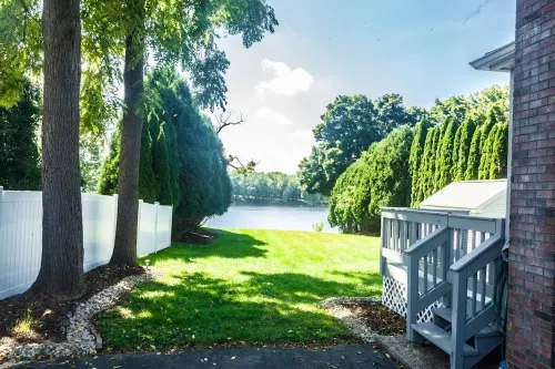 Hilda’s Riverside Retreat Hotels in Enfield