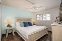 Breathtaking penthouse ocean view in South Kihei Hotels in Kalepolepo Beach