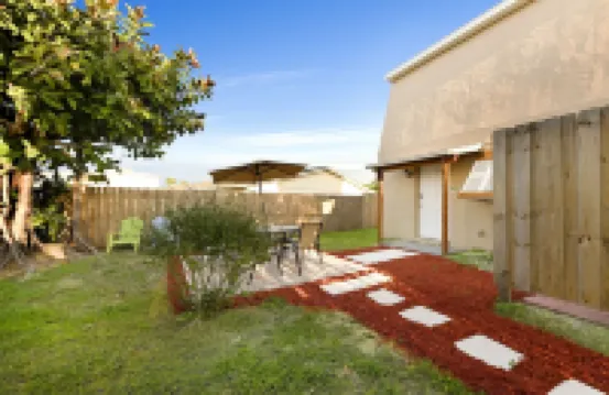 Cozy 3 Bed/2 Bath Beach House, Only Steps to the beach. Pet Friendly. EV Charger